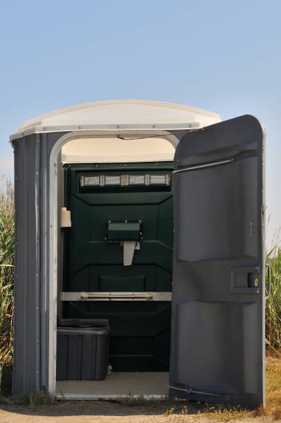 Porta potty delivery and setup in Carver, MN